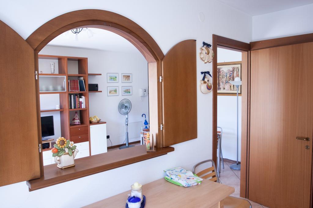 Appartamento Lombardi Riva del Garda Bagian luar foto
