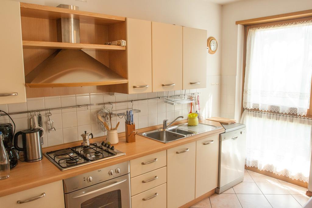 Appartamento Lombardi Riva del Garda Ruang foto
