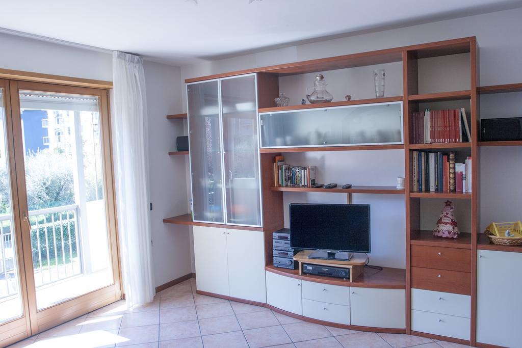 Appartamento Lombardi Riva del Garda Ruang foto